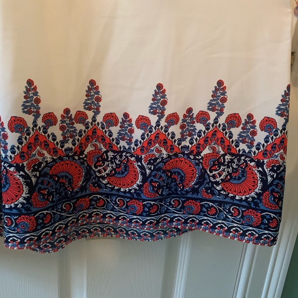 •👚 LOFT Top 👚• - Picture 3 of 5